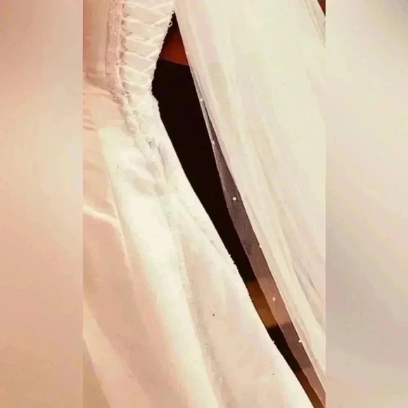 Maggie Sottero - NWOT - Dion Wedding dress.  Sz 6-10 - Picture 5 of 10
